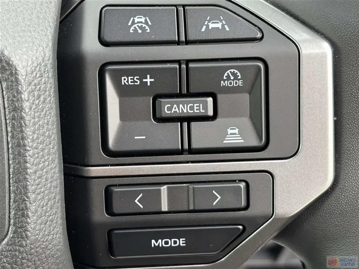 Usado Toyota Land Cruiser 163 HP (119 kW) 2025 Castanho SUV