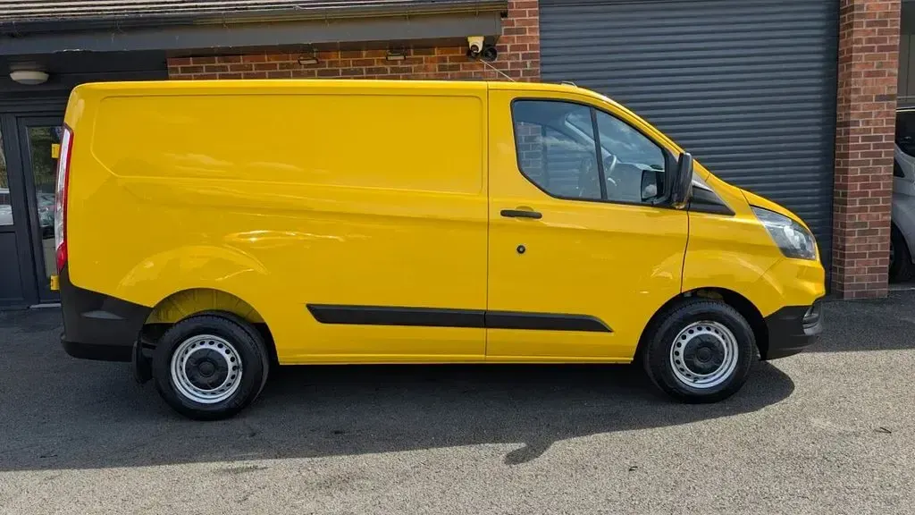 Used Ford Transit Custom S 2022 Yellow Van