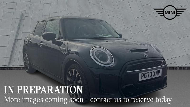 Black Used 2023 Mini Cooper S Exclusive Hatchback | £24,187 (Fair price) - Image 1/4