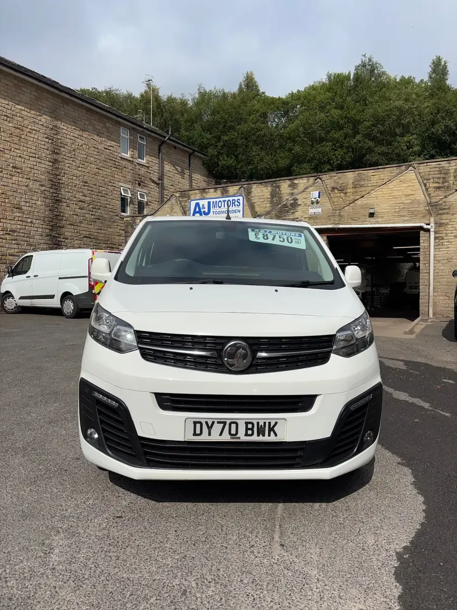 Used Vauxhall Vivaro Sportive 100 HP (73 kW) 2020 White MPV