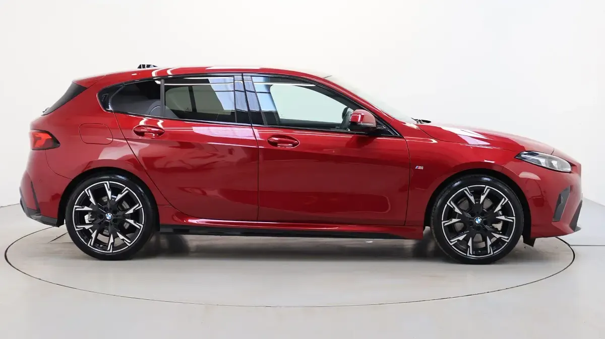 Used BMW 123 M Sport 215 HP (158 kW) 2025 Red Hatchback