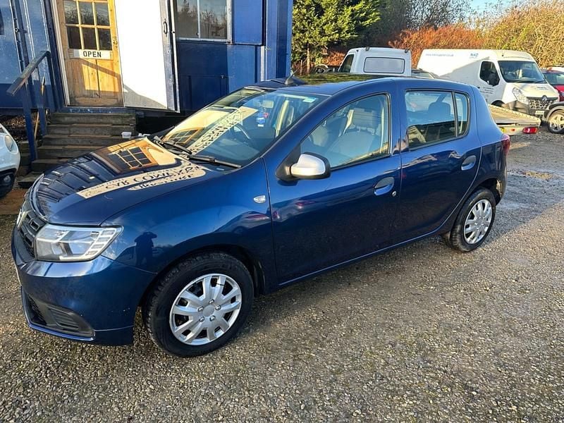 Usado Dacia Sandero Ambiance 90 CV (66 kW) 2017 Azul Utilitario