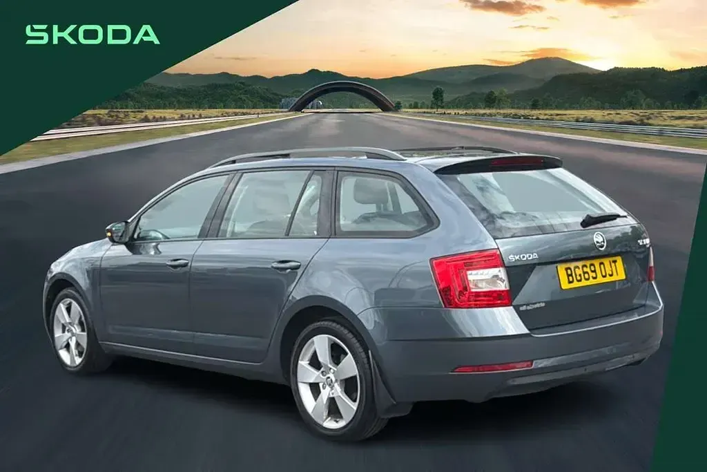 Used Skoda Octavia SE Drive 147 HP (108 kW) 2020 Grey Estate
