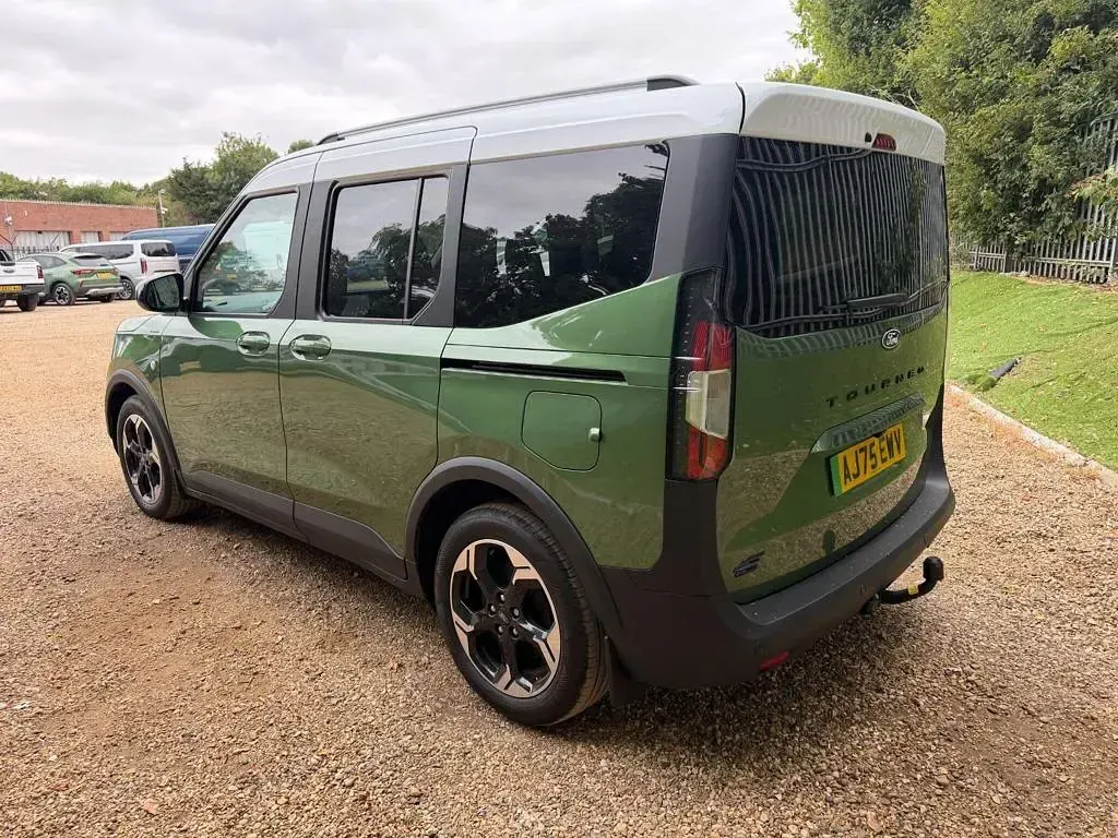 New Ford Courier Active 100 kW (136 HP) 2026 MPV