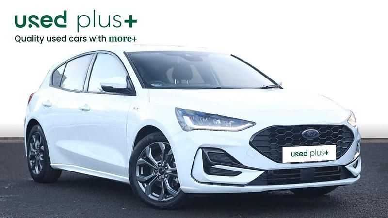 Used Ford Focus ST-Line 155 HP (114 kW) 2024 White Hatchback