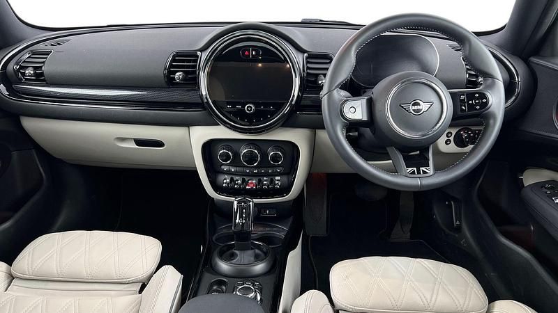 Used Mini Cooper Clubman Exclusive 134 HP (98 kW) 2023 Green Estate