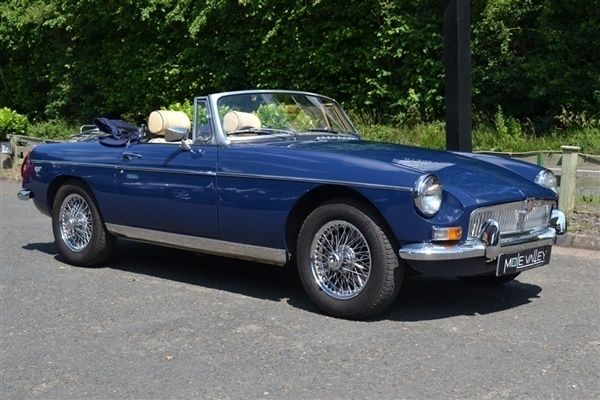 Blue Used 1973 MG B Cabriolet | £17,995 - Image 1/1