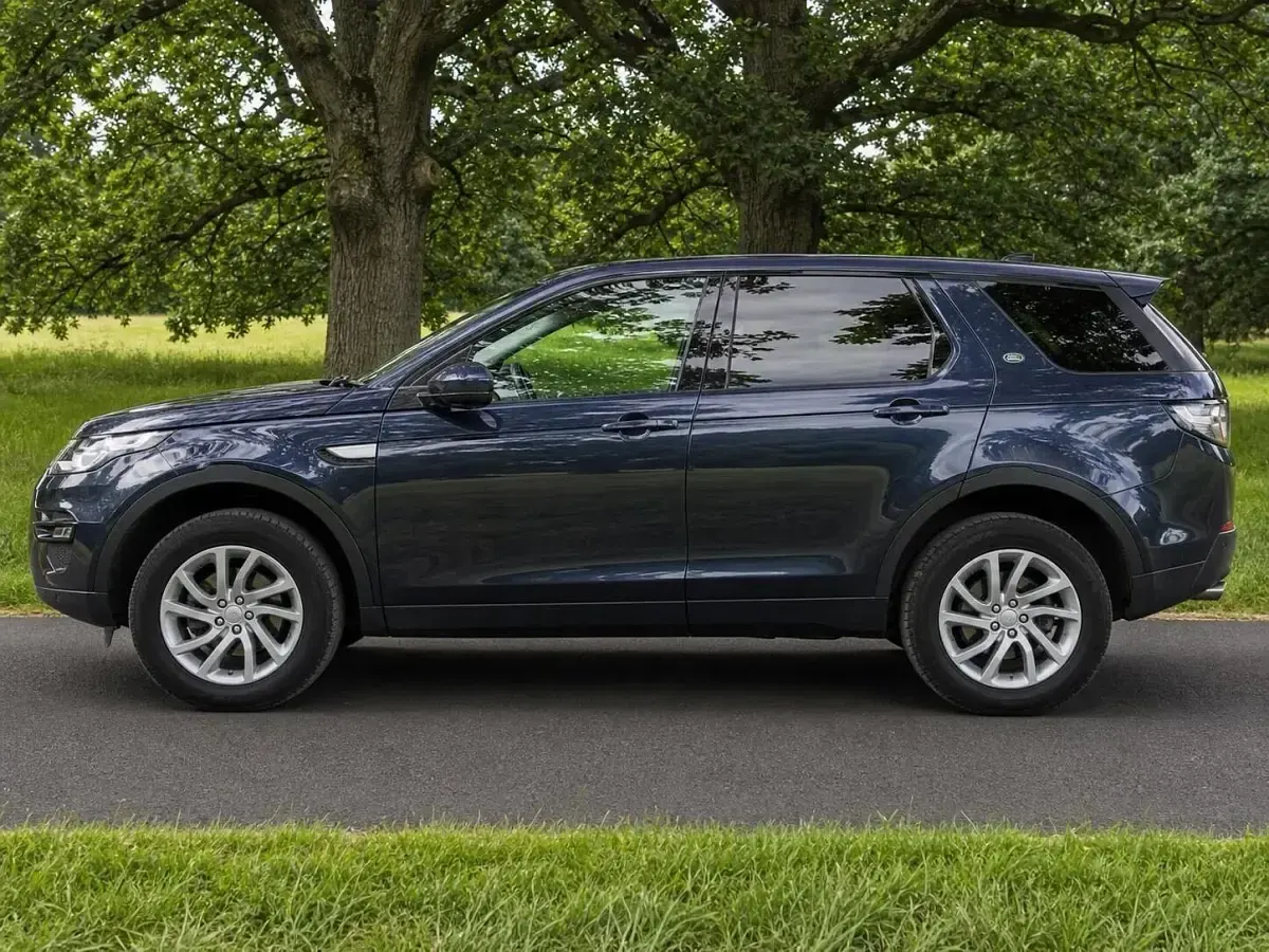 Used Land Rover Discovery Sport SE 180 HP (132 kW) 2017 Blue SUV
