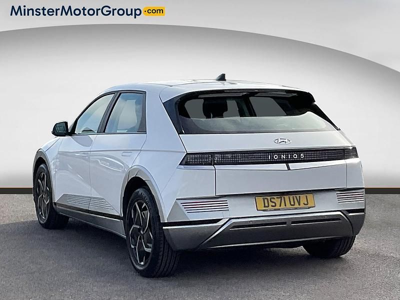 Used Hyundai Ioniq Premium 72 kW (99 HP) 2022 White Hatchback