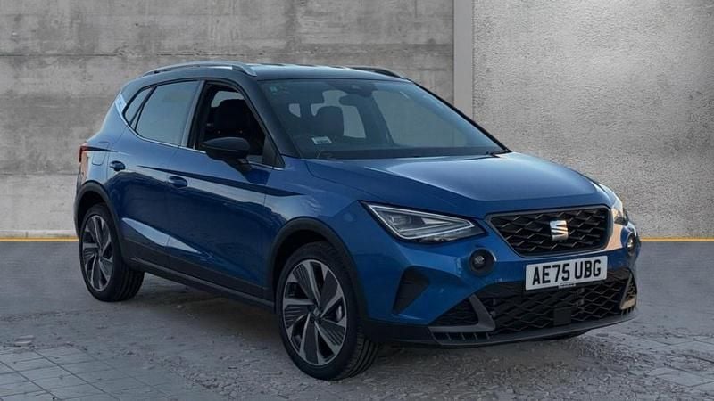 Blue New 2025 Seat Arona FR Sport SUV | £19,890 (Fair price) - Image 1/4