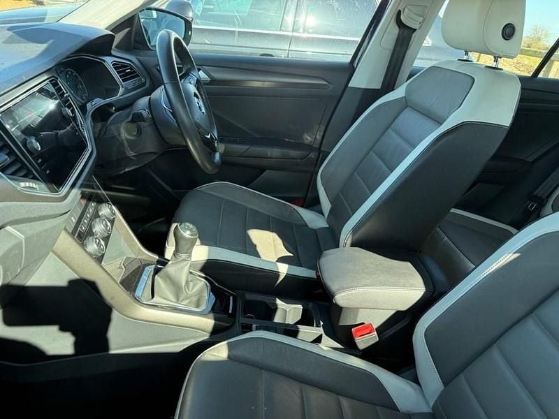 Used VW T-Roc SE 115 HP (84 kW) 2018 Blue SUV