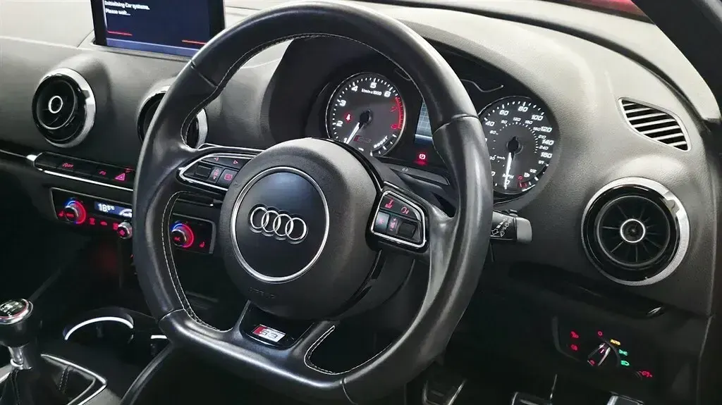 Used Audi S3 Sportback Business 300 HP (220 kW) 2014 Red Hatchback