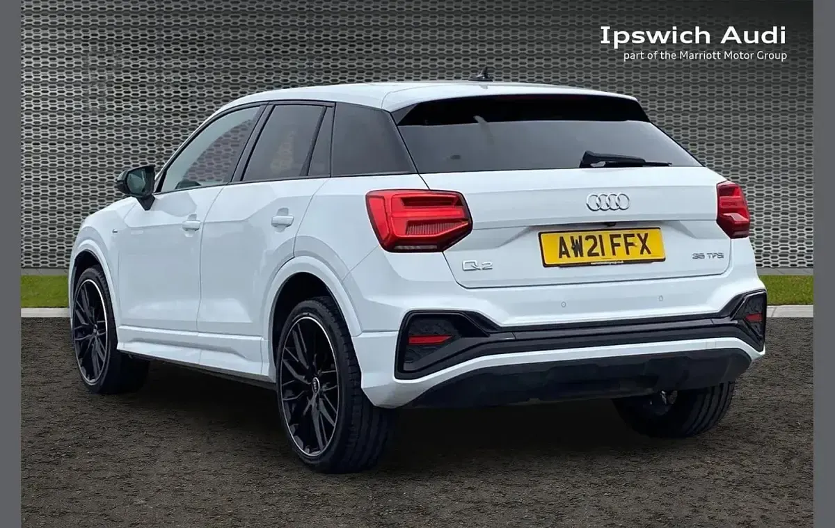 Used Audi Q2 Black Edition 147 HP (108 kW) 2021 White SUV