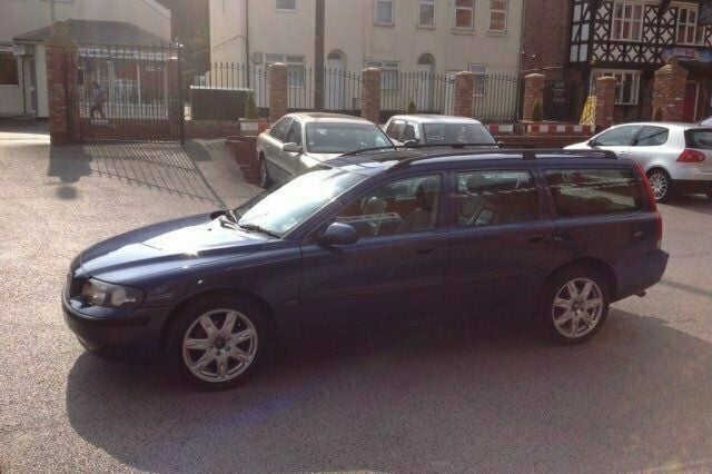 Used 2002 Volvo V70 Estate | £3,500 - Image 1/4