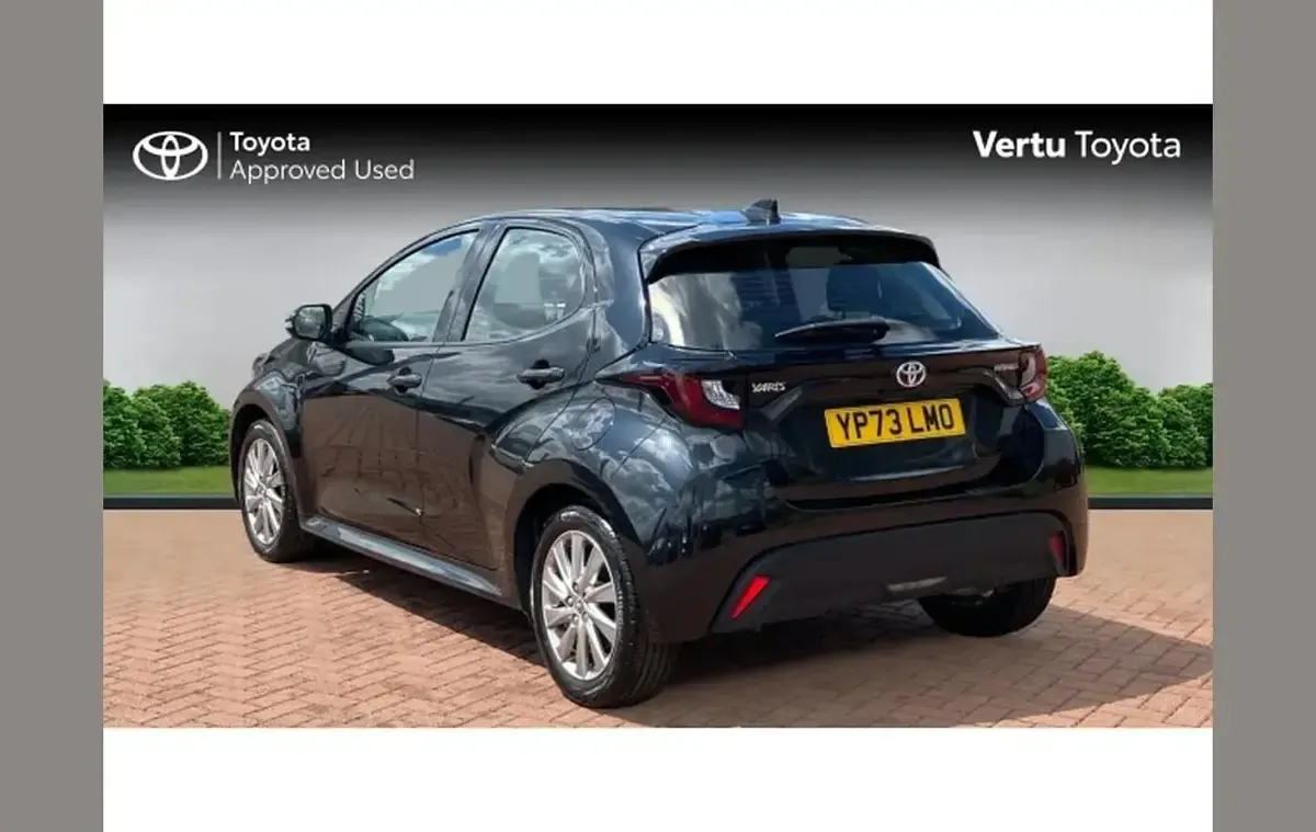 Used Toyota Yaris 113 HP (83 kW) 2023 Black Hatchback