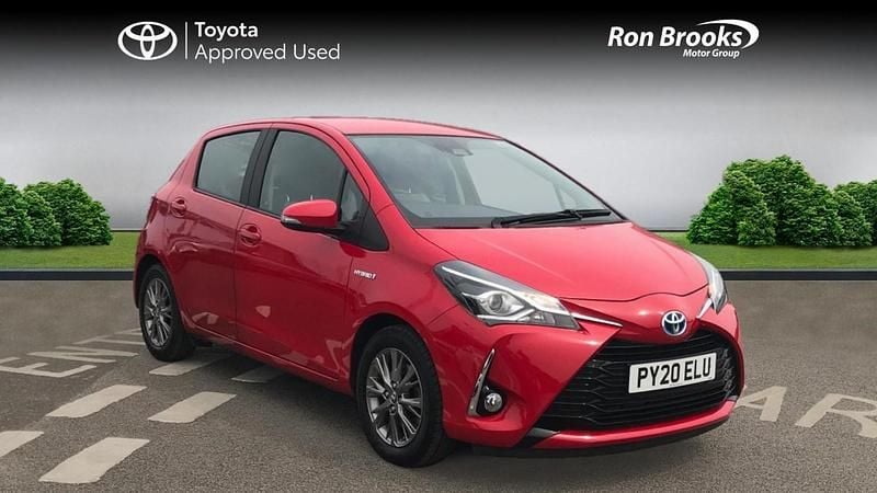 Red Used 2020 Toyota Yaris Hybrid Hatchback | £14,032 (Good price) - Image 1/4
