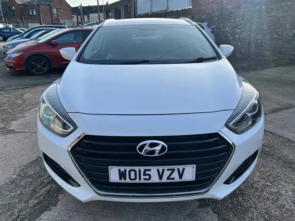 Used Hyundai i40 SE 139 HP (102 kW) 2015 White Estate