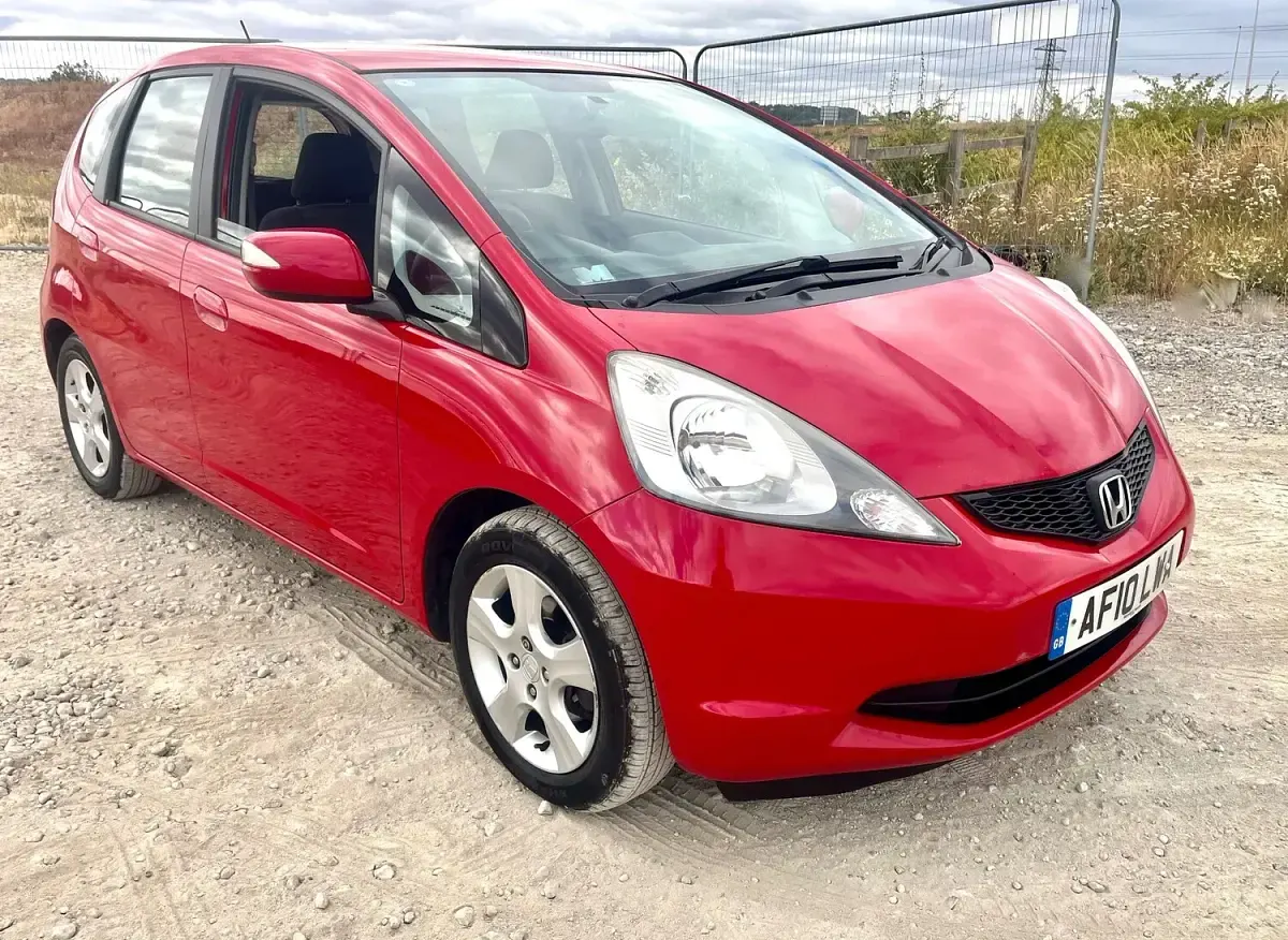 Used Honda Jazz ES 98 HP (72 kW) 2010 Red Hatchback