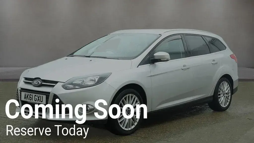 Begagnad Ford Focus Zetec 125 HK (91 kW) 2011 Silver Kombi