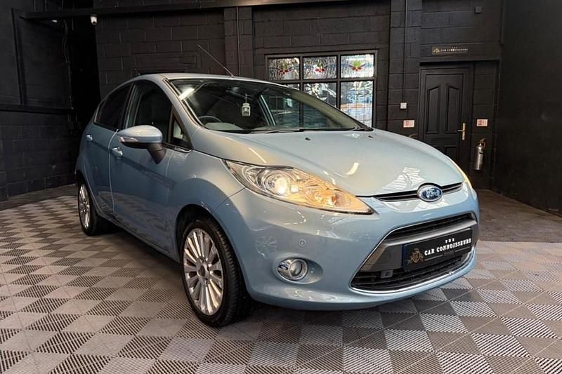 Used Ford Fiesta Titanium 94 HP (69 kW) 2009 Blue Hatchback