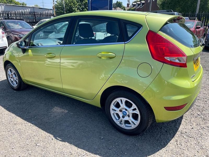 Used Ford Fiesta Zetec 96 HP (70 kW) 2010 Green Hatchback