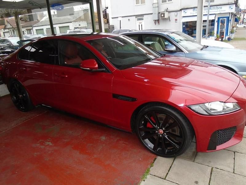 Used Jaguar XF S 300 HP (220 kW) 2016 Red Sedan