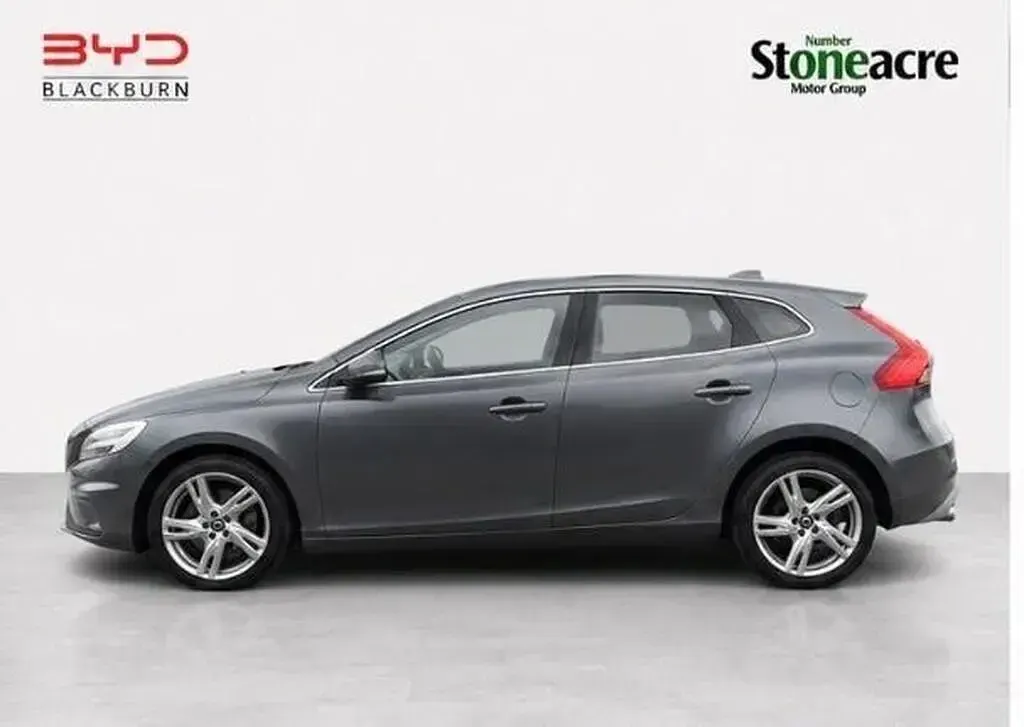 Used Volvo V40 R-Design Pro 152 HP (111 kW) 2018 Grey Hatchback
