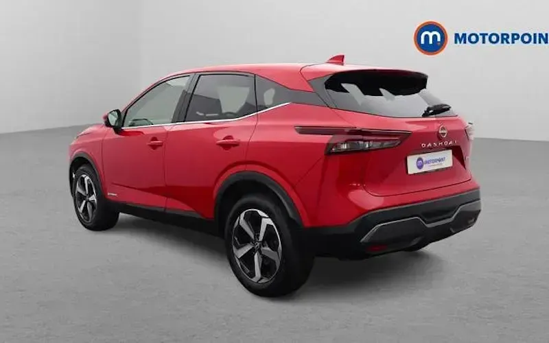 Used Nissan Qashqai N-Connecta 190 HP (139 kW) 2023 Red SUV