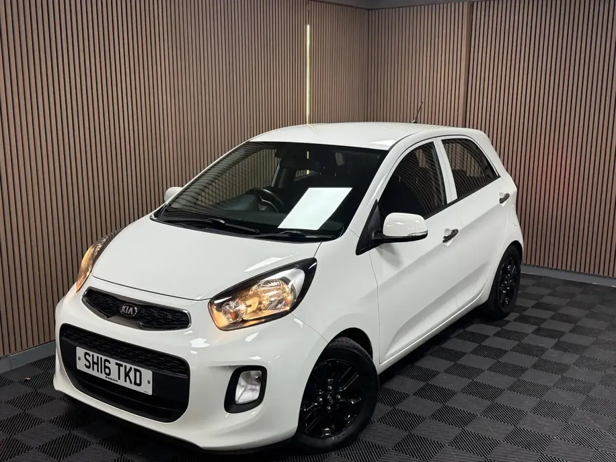 Used Kia Picanto 84 HP (61 kW) 2016 White Hatchback