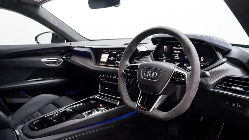 Used Audi e-tron GT quattro Comfort 11 kW (15 HP) 2021 Sedan