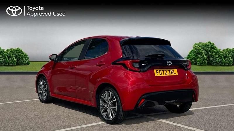 Second-hand Toyota Yaris Hybrid 116 CP (85 kW) 2023 Roșu Hatchback