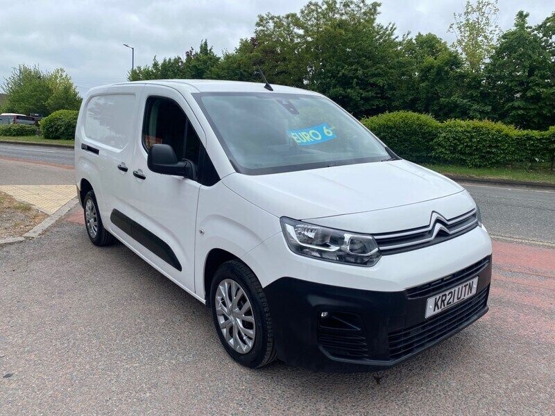 White Used 2021 Citroën Berlingo MPV | £8,995 (A bit pricey) - Image 1/4
