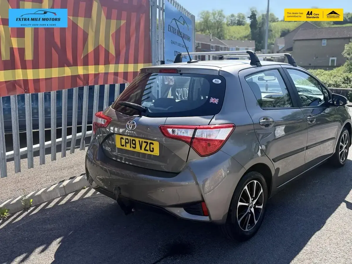 Used Toyota Yaris 111 HP (81 kW) 2019 Bronze Hatchback