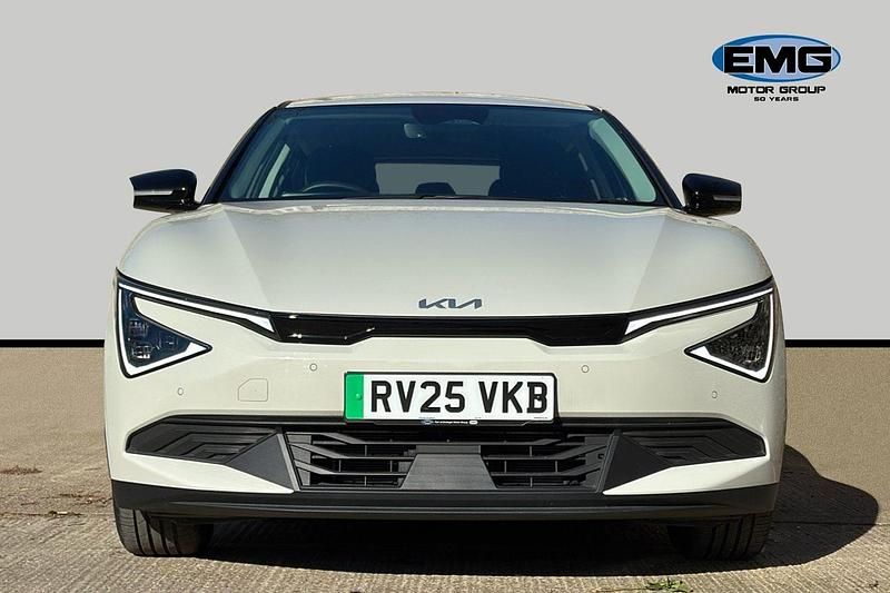 Used Kia EV6 125 kW (170 HP) 2025 White SUV