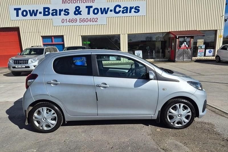Used Peugeot 108 Active 68 HP (50 kW) 2014 Silver Hatchback