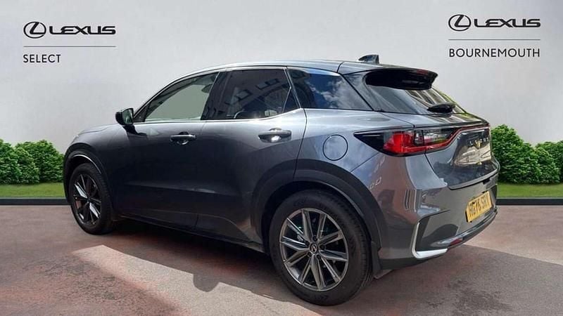 Usado Lexus LBX 136 CV (100 kW) 2025 SUV