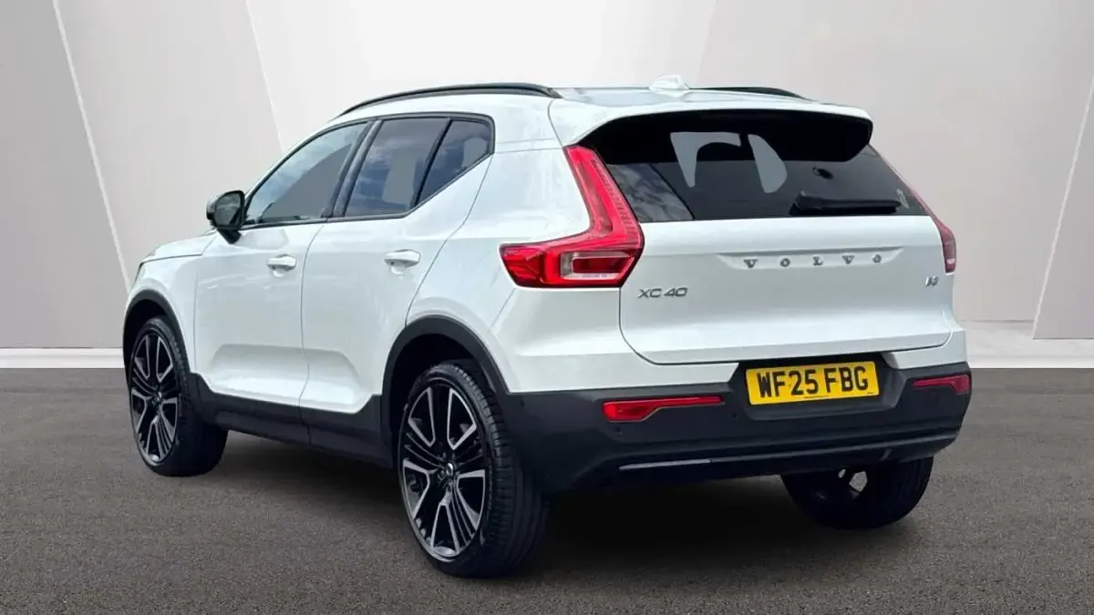 Used Volvo XC40 Ultra 161 HP (118 kW) 2025 White SUV