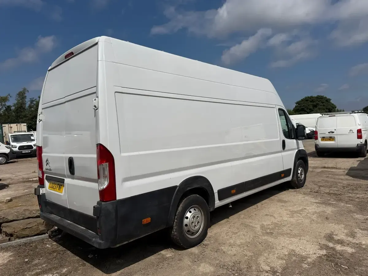Used Citroën Relay 140 HP (102 kW) 2023 White Van