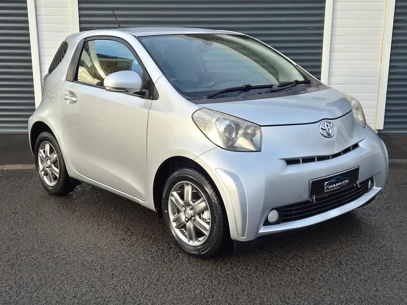 Silver Used 2009 Toyota iQ Hatchback | £3,791 (Fair price) - Image 1/4