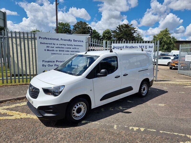 White Used 2020 Vauxhall Combo Edition MPV | £14,450 - Image 1/4