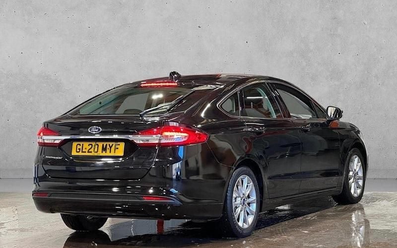 Usado Ford Mondeo Zetec 150 HP (110 kW) 2021 Citadino