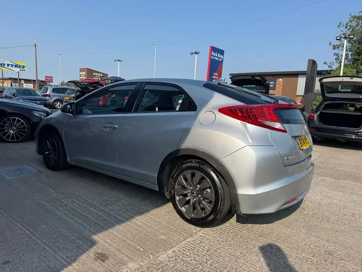 Used Honda Civic SE 120 HP (88 kW) 2014 Silver Hatchback