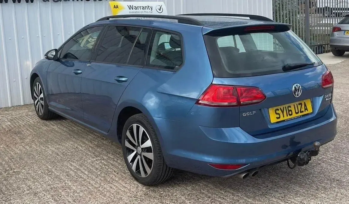 Used VW Golf VII SE 150 HP (110 kW) 2016 Blue Estate