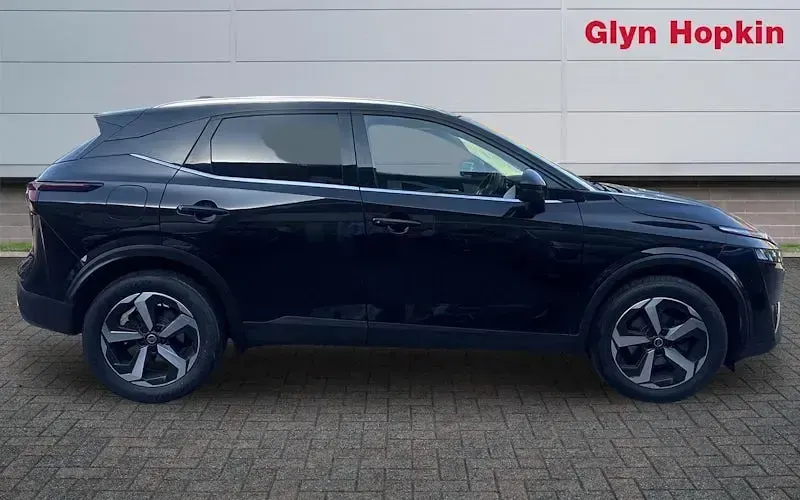 Used Nissan Qashqai N-Connecta 158 HP (116 kW) 2022 Black SUV