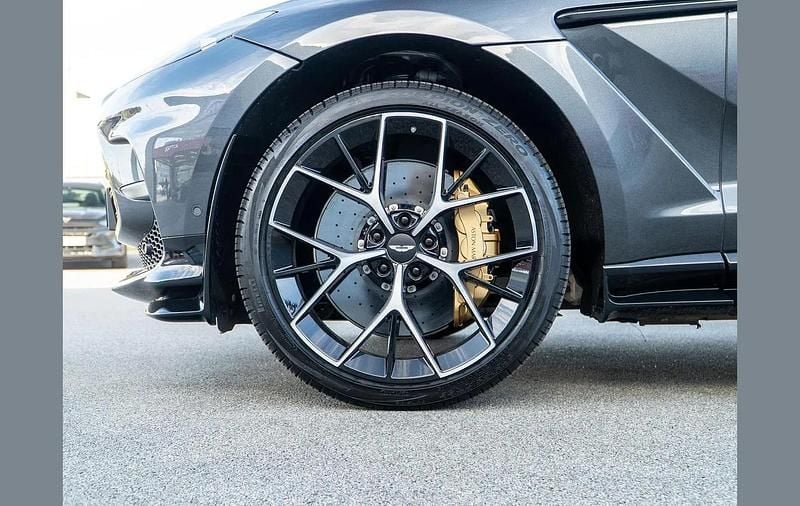 Used Aston Martin DBX 707 697 HP (512 kW) 2025 Grey SUV