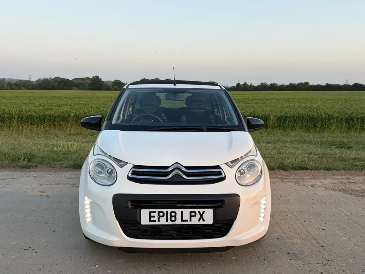 Used Citroën C1 Feel 68 HP (50 kW) 2018 White Hatchback