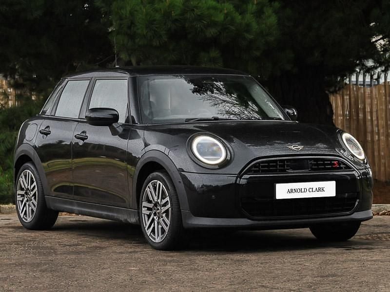 Black New 2025 Mini Cooper Classic Hatchback | £25,398 (Super price) - Image 1/4