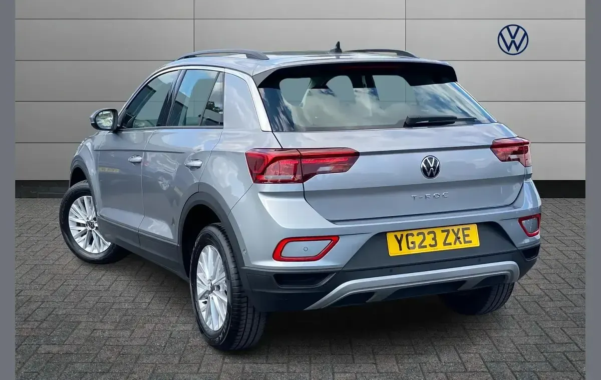 Used VW T-Roc Life 150 HP (110 kW) 2023 Silver SUV