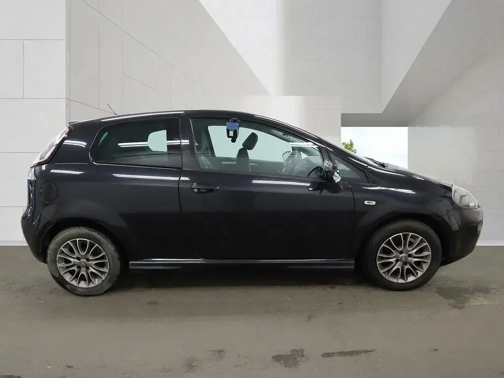Used Fiat Punto S 77 HP (56 kW) 2012 Black Hatchback