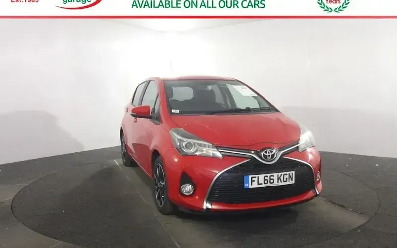 Used Toyota Yaris Design 99 HP (72 kW) 2016 Hatchback